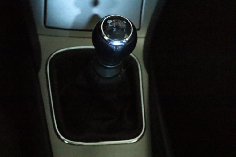 Toyota Avensis Wagon - 1.6 VVTi Comfort 25