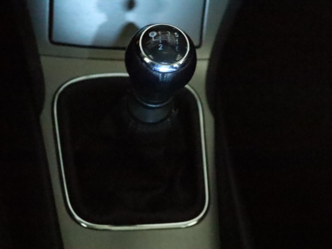 Toyota Avensis Wagon - 1.6 VVTi Comfort