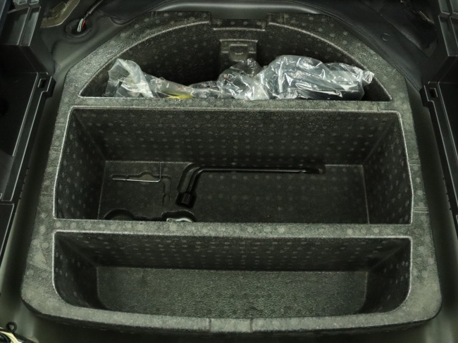 Toyota Avensis Wagon - 1.6 VVTi Comfort