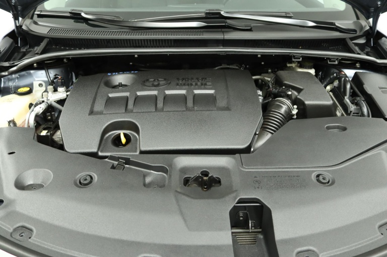 Toyota Avensis Wagon - 1.6 VVTi Comfort 33