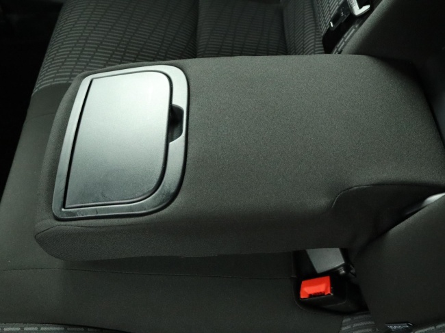 Toyota Avensis Wagon - 1.6 VVTi Comfort