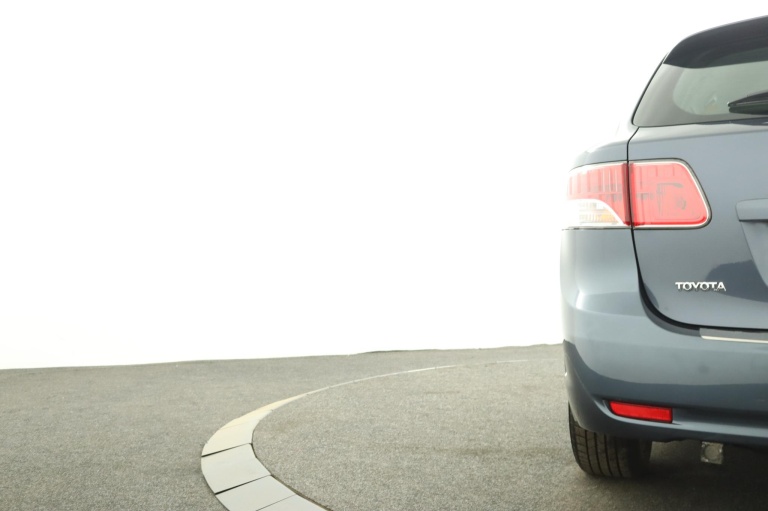 Toyota Avensis Wagon - 1.6 VVTi Comfort 39