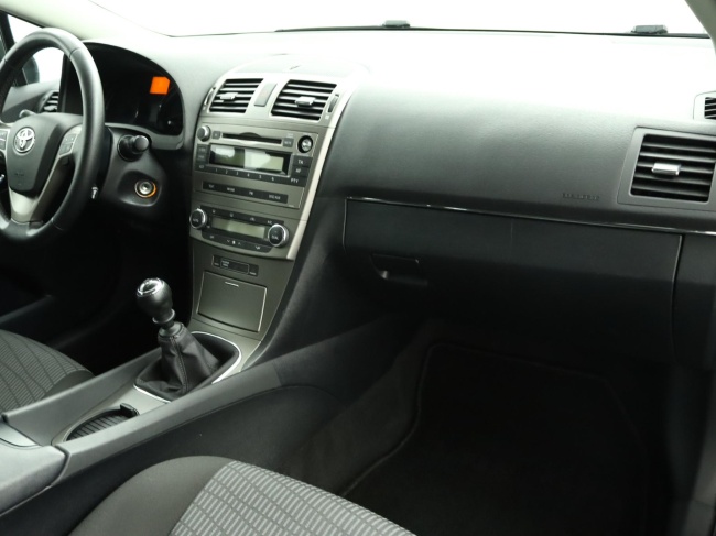 Toyota Avensis Wagon - 1.6 VVTi Comfort