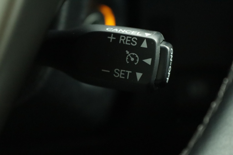 Toyota Avensis Wagon - 1.6 VVTi Comfort 41