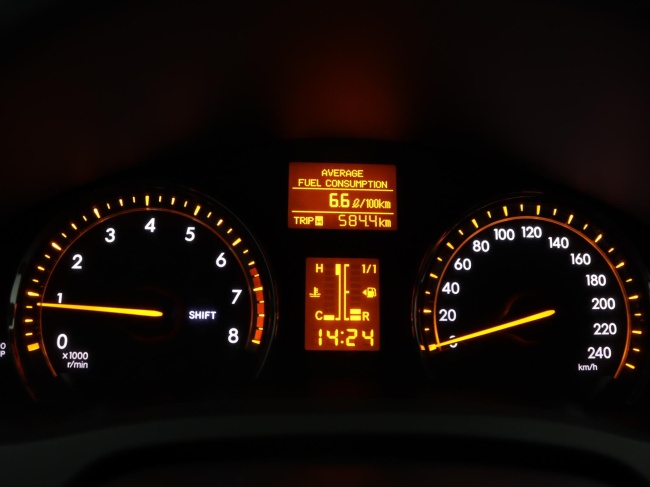 Toyota Avensis Wagon - 1.6 VVTi Comfort