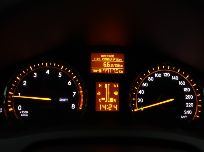 Toyota Avensis Wagon - 1.6 VVTi Comfort