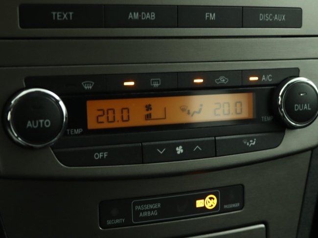 Toyota Avensis Wagon - 1.6 VVTi Comfort