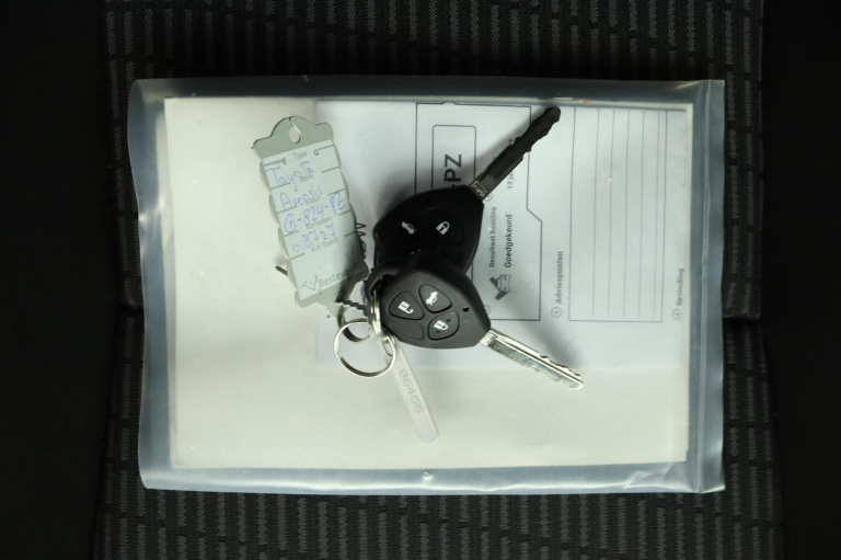 Toyota Avensis Wagon - 1.6 VVTi Comfort 8