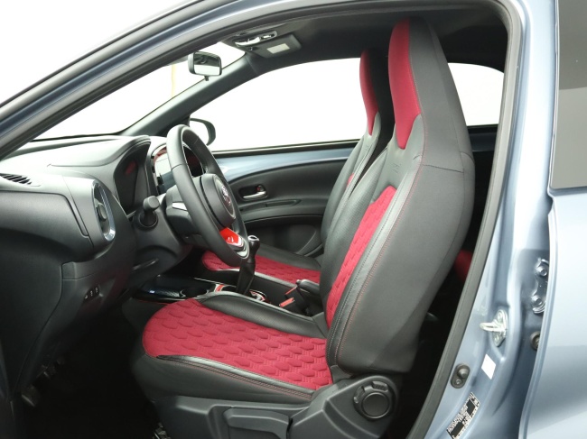 Toyota Aygo X - 1.0 VVT-i MT Undercover