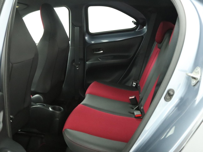 Toyota Aygo X - 1.0 VVT-i MT Undercover