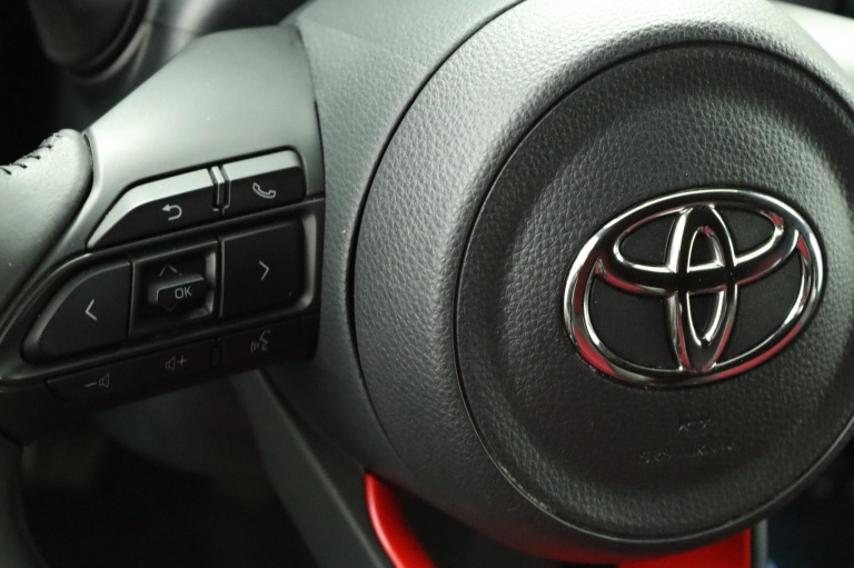 Toyota Aygo X - 1.0 VVT-i MT Undercover 19