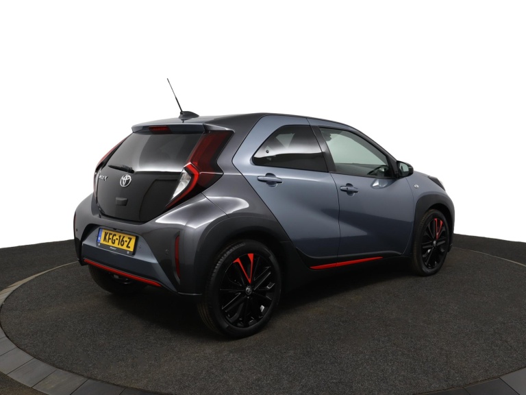 Toyota Aygo X - 1.0 VVT-i MT Undercover 2