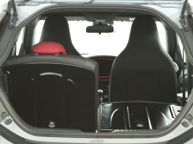 Toyota Aygo X - 1.0 VVT-i MT Undercover