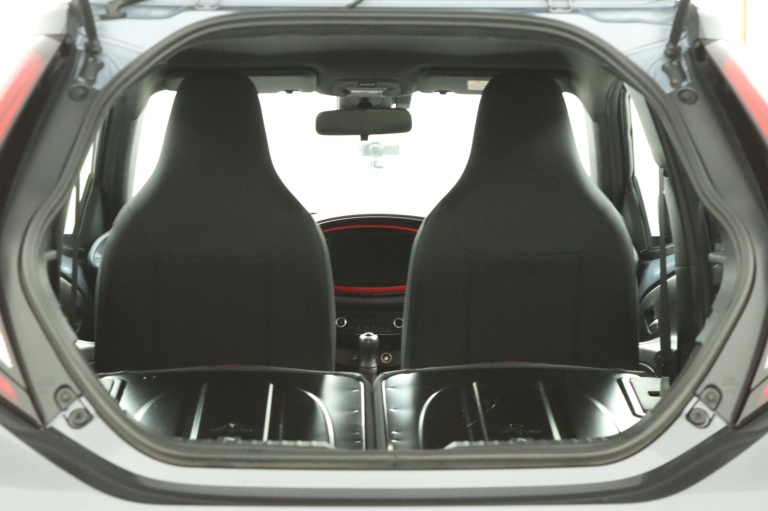 Toyota Aygo X - 1.0 VVT-i MT Undercover 26