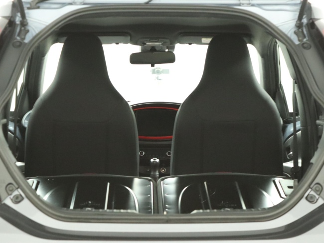 Toyota Aygo X - 1.0 VVT-i MT Undercover