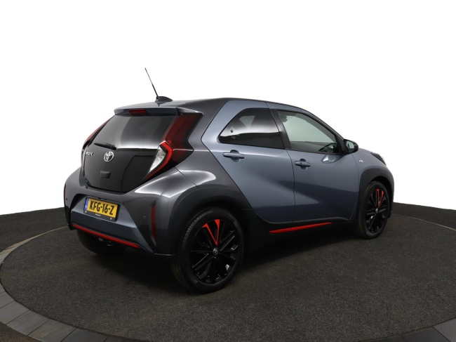 Toyota Aygo X - 1.0 VVT-i MT Undercover