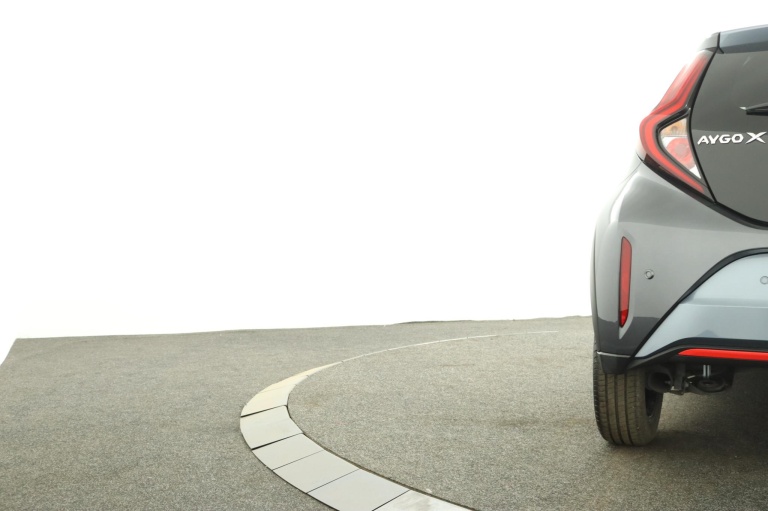 Toyota Aygo X - 1.0 VVT-i MT Undercover 41