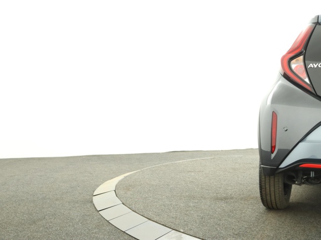 Toyota Aygo X - 1.0 VVT-i MT Undercover