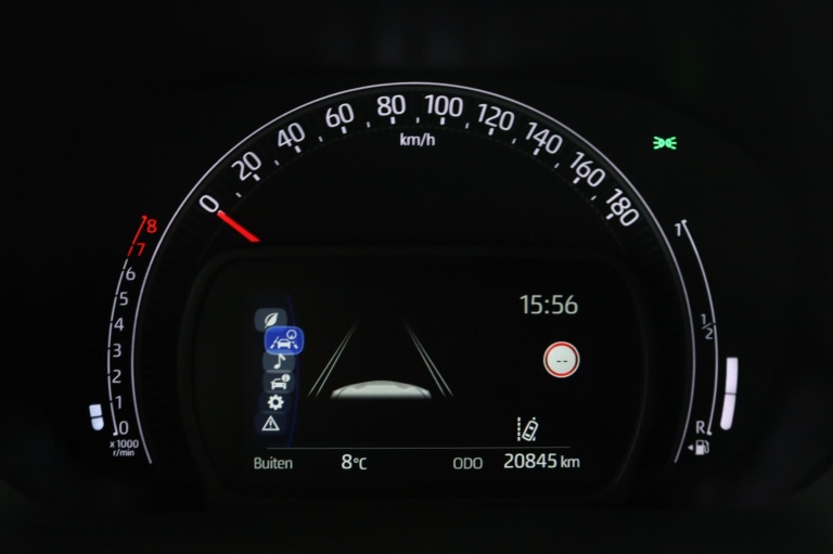 Toyota Aygo X - 1.0 VVT-i MT Undercover 44