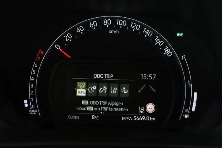 Toyota Aygo X - 1.0 VVT-i MT Undercover 49