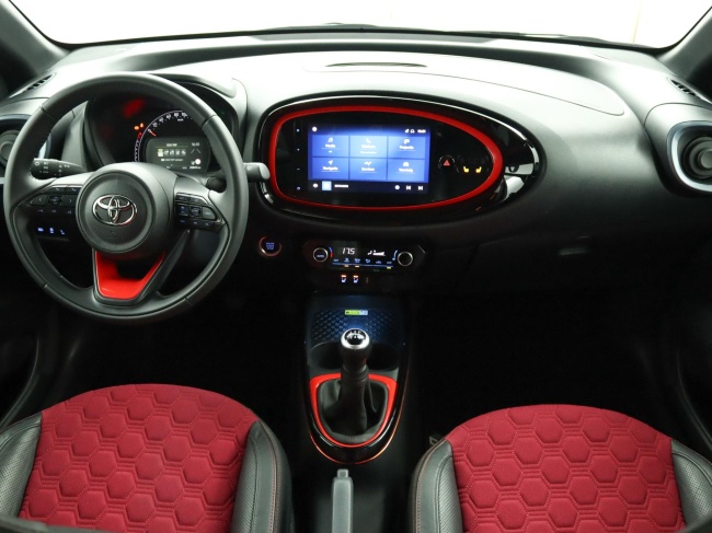 Toyota Aygo X - 1.0 VVT-i MT Undercover