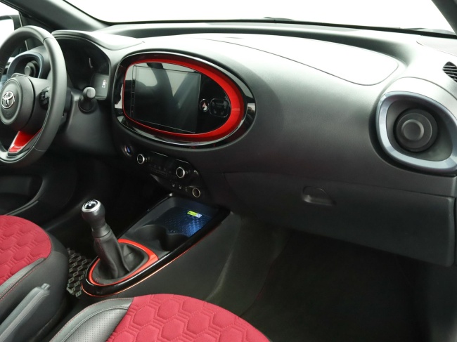 Toyota Aygo X - 1.0 VVT-i MT Undercover