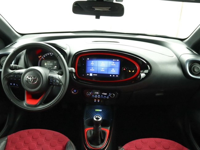 Toyota Aygo X - 1.0 VVT-i MT Undercover