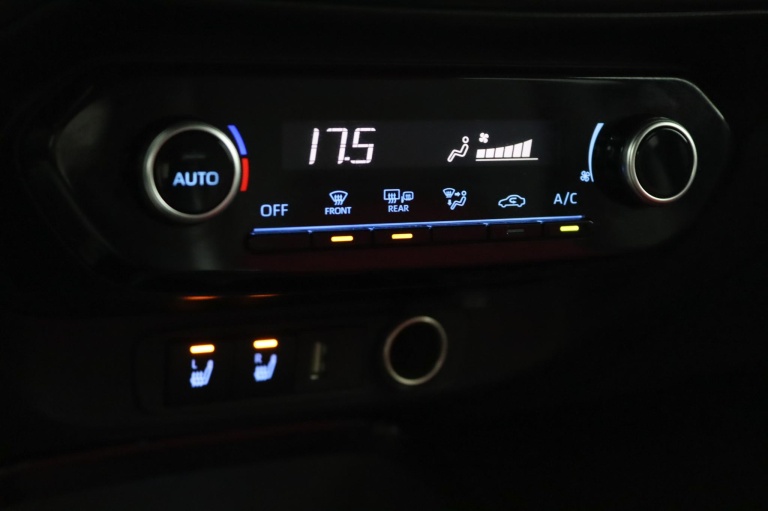 Toyota Aygo X - 1.0 VVT-i MT Undercover 7