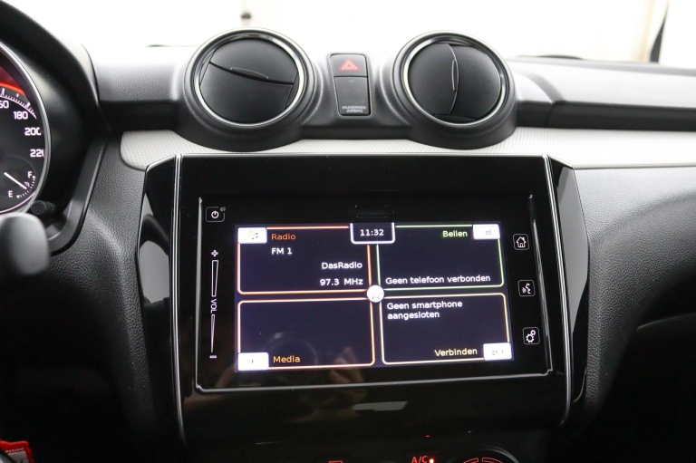 Suzuki Swift - 1.2 Select Smart Hybrid 13