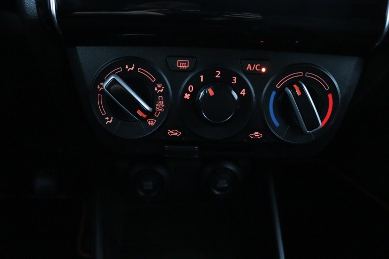 Suzuki Swift - 1.2 Select Smart Hybrid 16