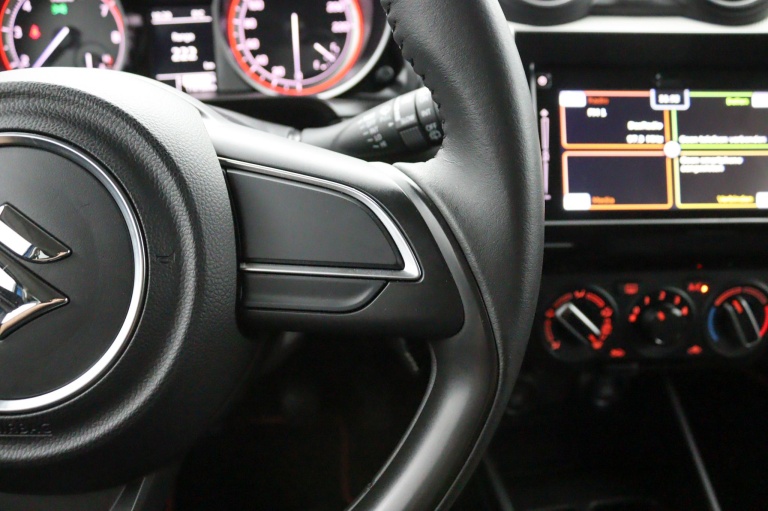 Suzuki Swift - 1.2 Select Smart Hybrid 18