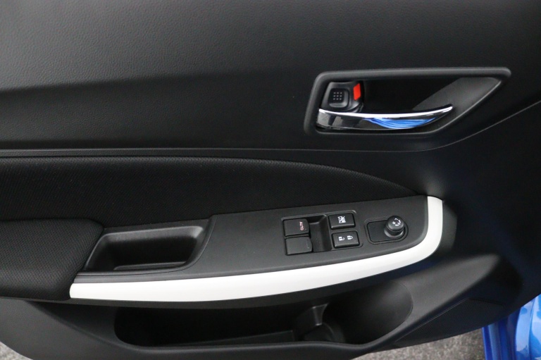 Suzuki Swift - 1.2 Select Smart Hybrid 31