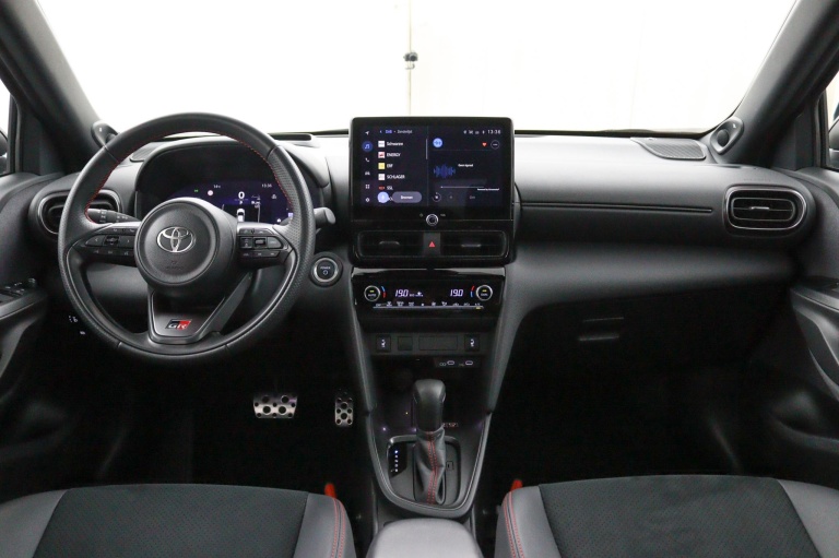 Toyota Yaris Cross - 1.5 Hybrid 130 GR SPORT 13