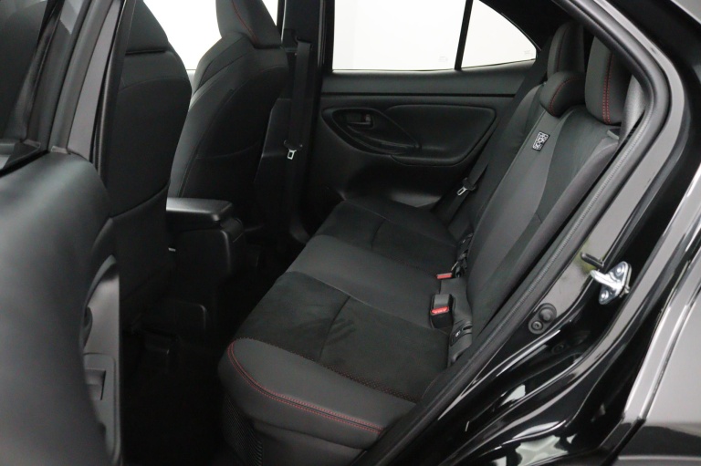 Toyota Yaris Cross - 1.5 Hybrid 130 GR SPORT 14