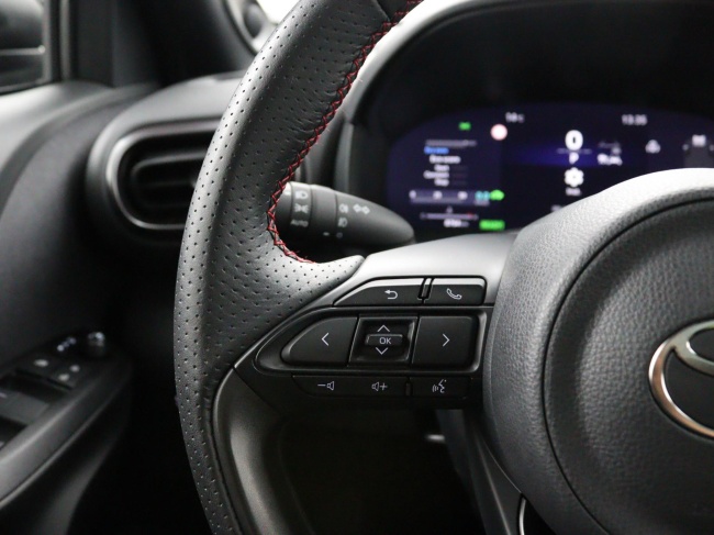 Toyota Yaris Cross - 1.5 Hybrid 130 GR SPORT