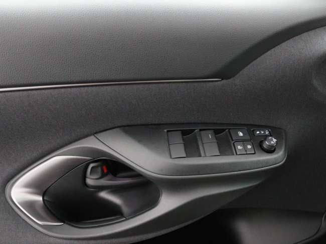 Toyota Yaris Cross - 1.5 Hybrid 130 GR SPORT