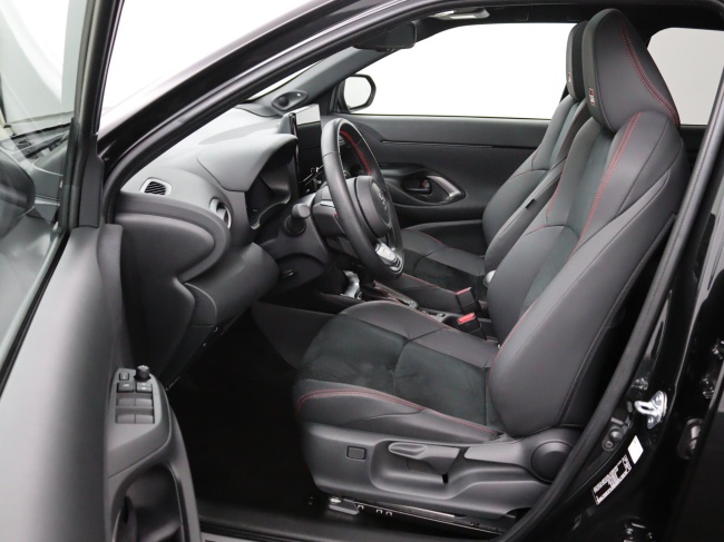 Toyota Yaris Cross - 1.5 Hybrid 130 GR SPORT