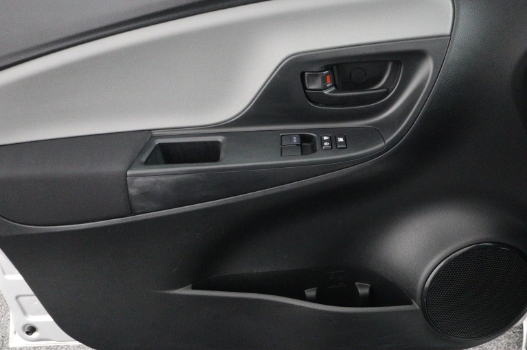 Toyota Yaris - 1.0 VVT-i Aspiration 27