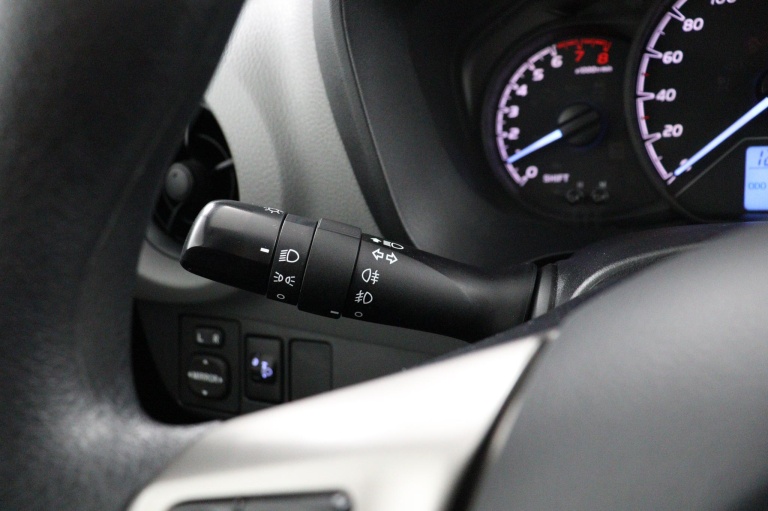 Toyota Yaris - 1.0 VVT-i Aspiration 31