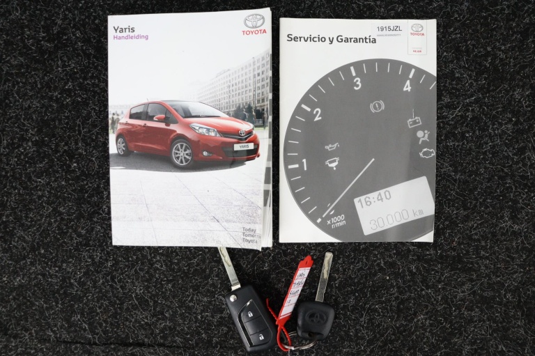 Toyota Yaris - 1.0 VVT-i Aspiration 9