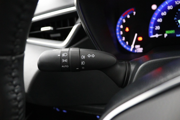 Toyota Corolla Touring Sports - 1.8 Hybrid Dynamic 30