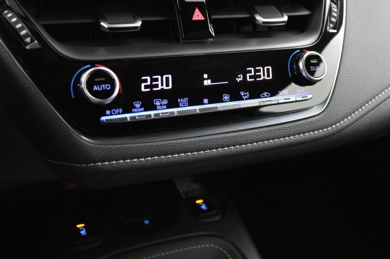 Toyota Corolla Touring Sports - 1.8 Hybrid Dynamic 7