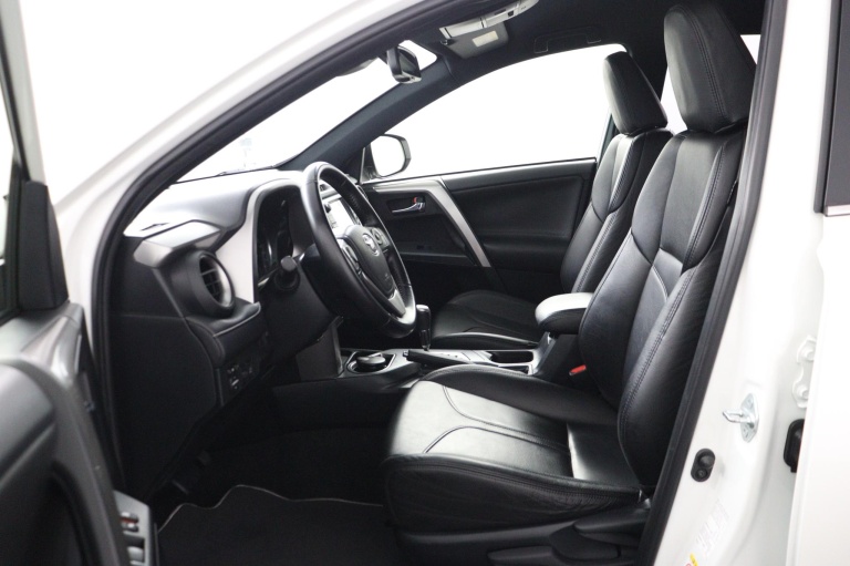 Toyota RAV4 - 2.5 Hybrid Executive 16