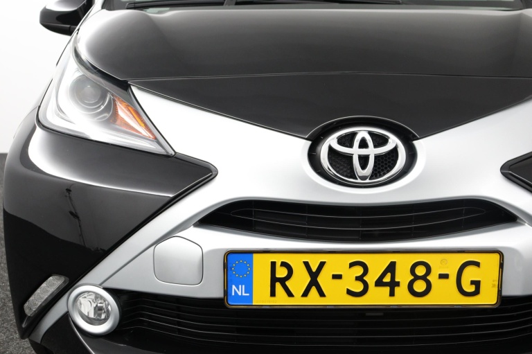 Toyota Aygo - 1.0 VVT-i x-play 40