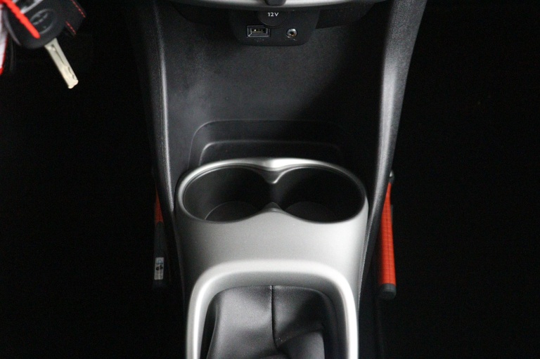 Toyota Aygo - 1.0 VVT-i x-play 52