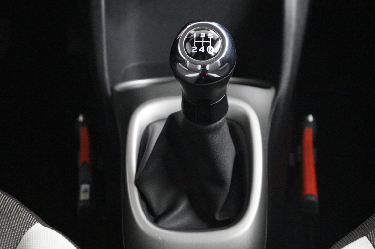 Toyota Aygo - 1.0 VVT-i x-play 54