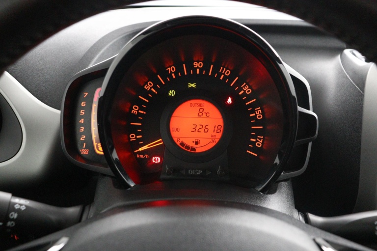 Toyota Aygo - 1.0 VVT-i x-play 6