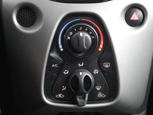 Toyota Aygo - 1.0 VVT-i x-play