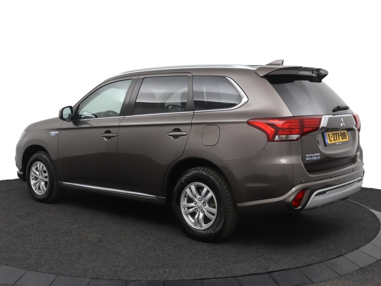 Mitsubishi Outlander - 2.4 PHEV Pure 10