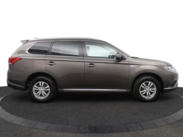 Mitsubishi Outlander - 2.4 PHEV Pure 11